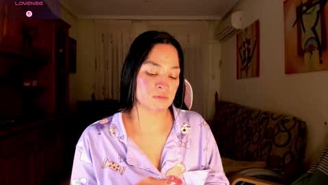 Snapshot of bella_pocahontas3 chatting on March 2025 11:58:02 PM bella_pocahontas3 online show from March 2025 11:58:02 PM