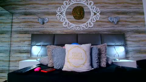     online show from February 2025 09:43:02 PM