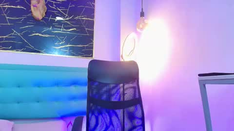     online show from December 2025 10:17:02 PM