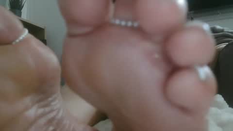 bella_sexy_feet online show from February 2025 10:20:01 PM