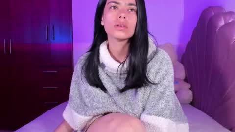 Snapshot of bella_sun_ chatting on October 2025 04:53:02 AM Valeria Model Independent online show from October 2025 04:53:02 AM