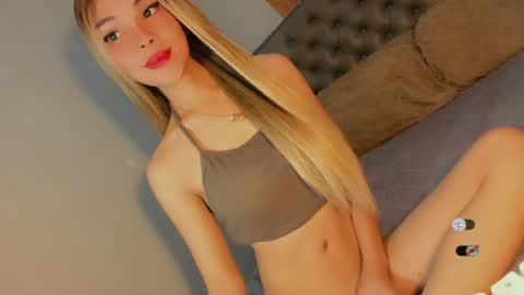 Snapshot of bella_tara chatting on May 2026 04:07:02 AM Bella online show from May 2026 04:07:02 AM