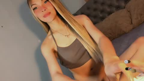 Snapshot of bella_tara chatting on June 2026 10:36:01 PM Bella online show from June 2026 10:36:01 PM