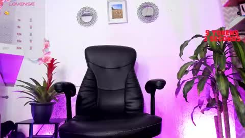 Bella online show from February 2025 11:51:02 PM