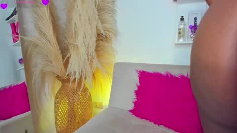 Bella Dajud online show from March 2025 10:16:02 PM