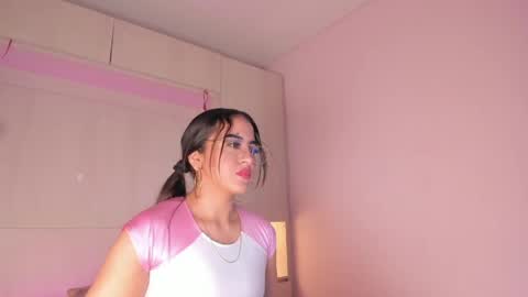 Snapshot of bellabroocks chatting on April 2026 08:06:01 PM Bella online show from April 2026 08:06:01 PM