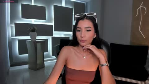  Bella C  online show from October 2025 11:44:01 AM