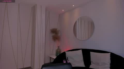 Snapshot of bellacarteer_ chatting on April 2026 07:28:02 PM Bella C online show from April 2026 07:28:02 PM