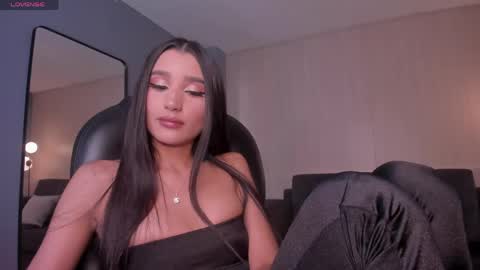 Snapshot of bellacarteer_ chatting on May 2026 07:34:02 PM Bella C online show from May 2026 07:34:02 PM