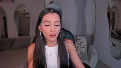 Snapshot of bellacarteer_ chatting on May 2026 11:28:02 PM Bella C online show from May 2026 11:28:02 PM