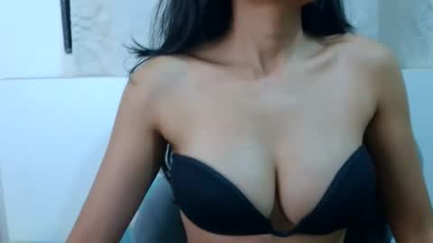 bellacrystall online show from March 2026 04:39:02 PM