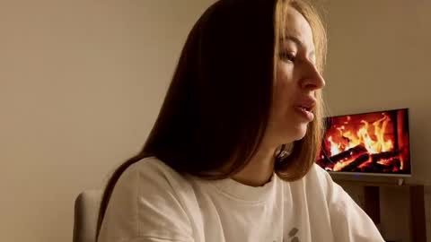 Snapshot of bellalind_ chatting on May 2026 02:45:01 PM Bella online show from May 2026 02:45:01 PM