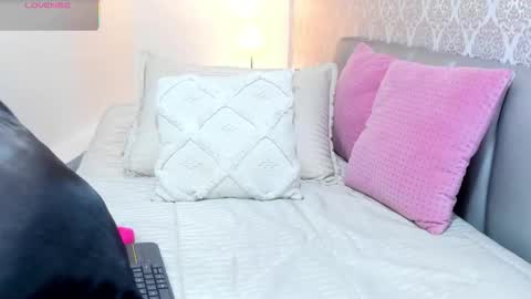 Bella Nix big tits online show from December 2025 03:35:01 AM