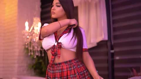 Snapshot of bellanoirre chatting on September 2025 05:40:02 PM Bella online show from September 2025 05:40:02 PM