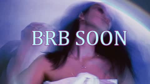 bellaparker_ online show from May 2026 10:09:02 AM