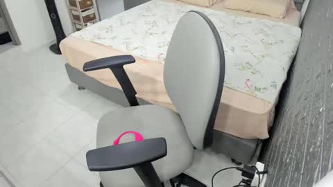 Bella  Angelycal online show from January 2025 01:58:01 PM