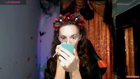 bellaqueen0701 online show from October 2025 08:31:01 PM