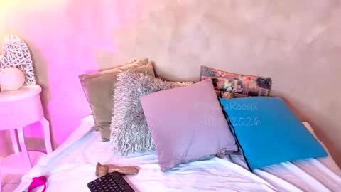 Snapshot of bellarooux chatting on May 2026 12:47:02 PM bellarooux online show from May 2026 12:47:02 PM