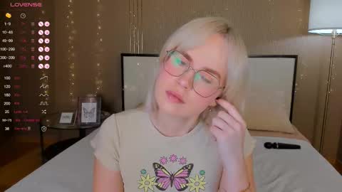 Bella online show from October 2025 12:58:01 AM