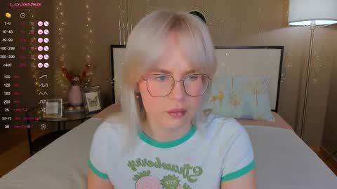 Bella online show from November 2025 12:54:02 AM