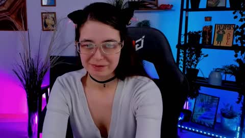 Bella. Ntmu online show from January 2025 11:00:01 PM