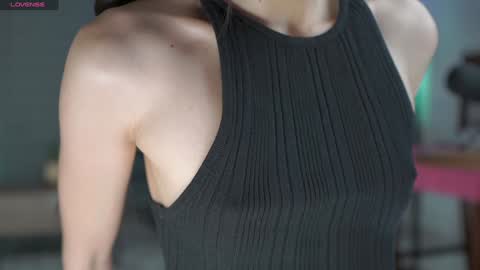 Snapshot of belle_adrienne chatting on December 2024 11:57:02 AM Belle Adrienne  IG  online show from December 2024 11:57:02 AM