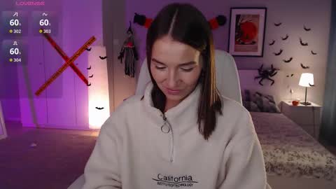 Bella online show from October 2025 01:57:01 AM