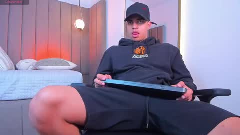 BENJAMIN online show from May 2026 03:02:02 AM