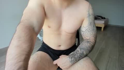Snapshot of benthebodybuilder chatting on April 2026 06:32:02 PM Ben Braxton online show from April 2026 06:32:02 PM