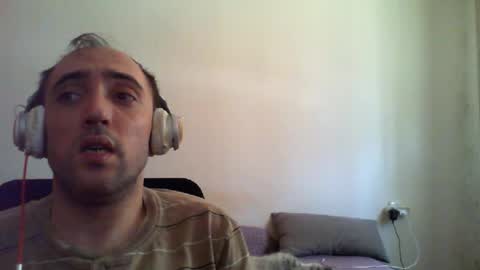Snapshot of bentish chatting on June 2026 09:52:01 AM bentish online show from June 2026 09:52:01 AM