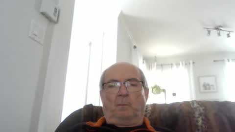 bernard1102 online show from April 2026 07:44:02 PM