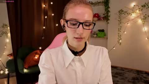 Hi Im NikaComing back online on Monday 3 online show from June 2026 06:27:02 AM
