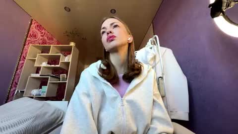 Snapshot of berry_buns chatting on October 2025 05:16:02 AM Sofia online show from October 2025 05:16:02 AM