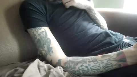 Snapshot of bertdollaz757 chatting on April 2026 02:43:02 PM ToxicPipe757 online show from April 2026 02:43:02 PM