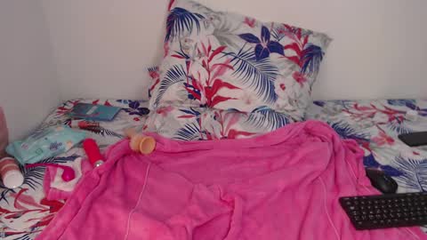 Bethany  bigtits4s room online show from December 2024 07:06:02 AM