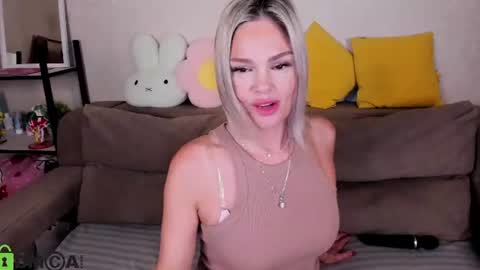 Snapshot of betty_brock chatting on June 2026 01:23:02 AM Betty online show from June 2026 01:23:02 AM