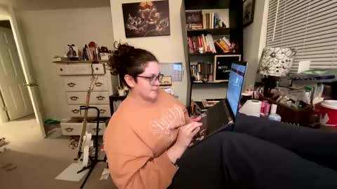 Snapshot of bettycake666 chatting on December 2024 10:13:02 AM Betty Cake online show from December 2024 10:13:02 AM