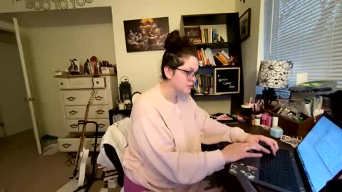 Snapshot of bettycake666 chatting on December 2024 12:16:02 PM Betty Cake online show from December 2024 12:16:02 PM