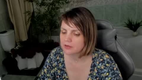 Snapshot of bettygibsonn chatting on April 2026 01:41:01 PM Betty online show from April 2026 01:41:01 PM