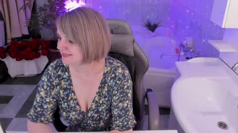 Snapshot of bettygibsonn chatting on April 2026 08:19:01 AM Betty online show from April 2026 08:19:01 AM