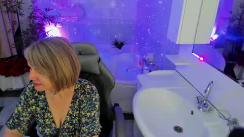 Snapshot of bettygibsonn chatting on April 2026 08:20:01 AM Betty online show from April 2026 08:20:01 AM