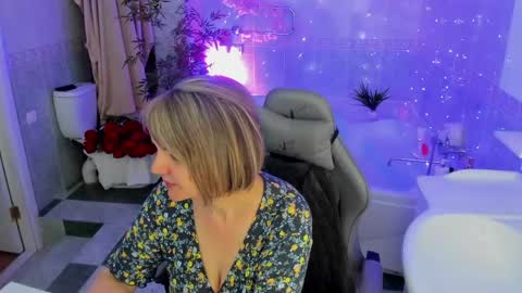 Snapshot of bettygibsonn chatting on April 2026 08:10:01 AM Betty online show from April 2026 08:10:01 AM