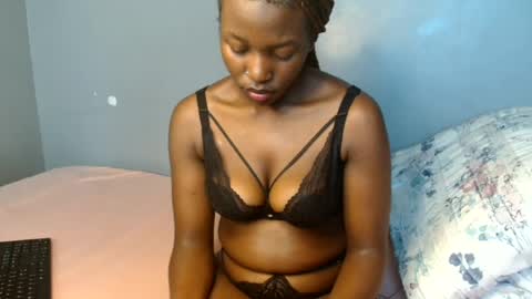 Snapshot of beverly_bay chatting on July 2026 12:00:02 PM beverly online show from July 2026 12:00:02 PM