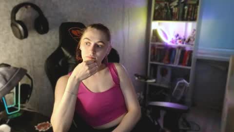 beverly_yay online show from April 2026 06:03:02 PM