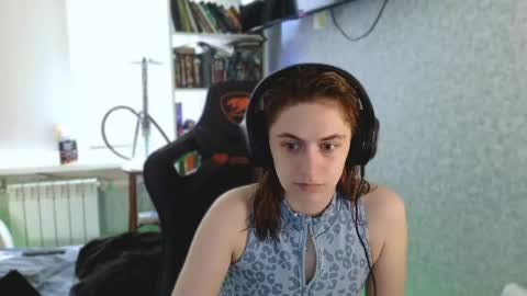 beverly_yay online show from June 2026 02:39:01 PM