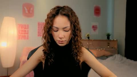 Snapshot of beverlyclub chatting on March 2026 06:17:02 AM Lilly online show from March 2026 06:17:02 AM