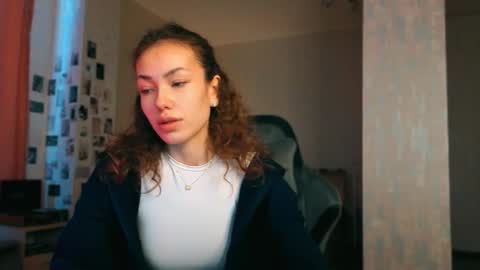 Snapshot of beverlyclub chatting on March 2026 06:46:02 AM Lilly online show from March 2026 06:46:02 AM