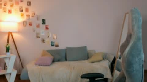 Snapshot of beverlyclub chatting on April 2026 06:55:01 AM Lilly online show from April 2026 06:55:01 AM