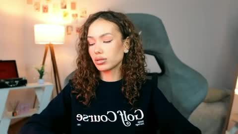 Snapshot of beverlyclub chatting on April 2026 01:27:01 PM Lilly online show from April 2026 01:27:01 PM