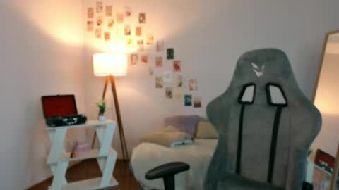 Snapshot of beverlyclub chatting on April 2026 09:26:02 AM Lilly online show from April 2026 09:26:02 AM